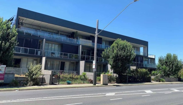 Glen Waverley Modern Apt near Syndal Station