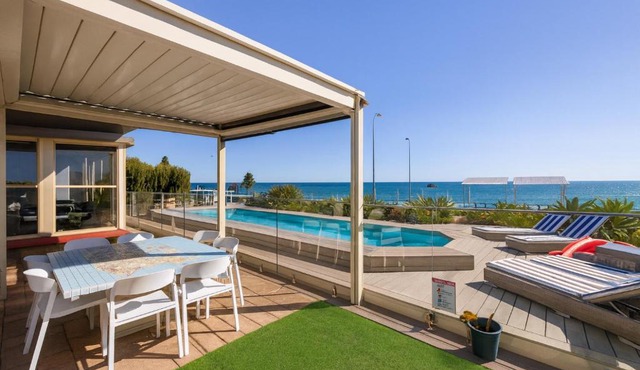 Glenelg Beach House With Private Beachfront Pool