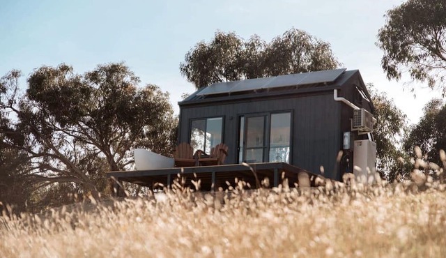 Glorious Tiny House with Lovely Sights in Wallan, Victoria