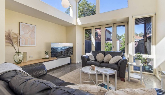 Gorgeous 2-Bed Victorian Home in Artsy