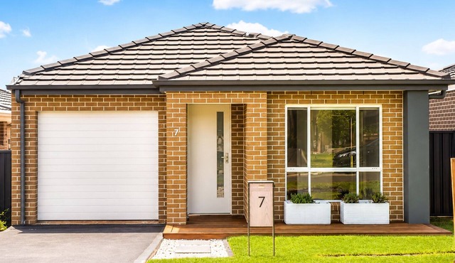 Grantham Farm - MInutes from Rouse Hill Large Well equipped family home