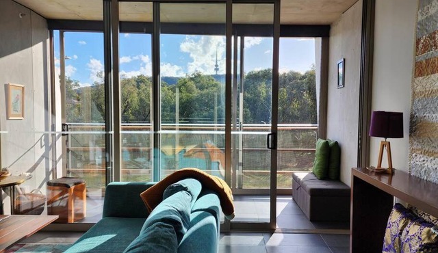 GREEN ROSE Quiet Spacious Lakeside Carpark Exceptional 70m2