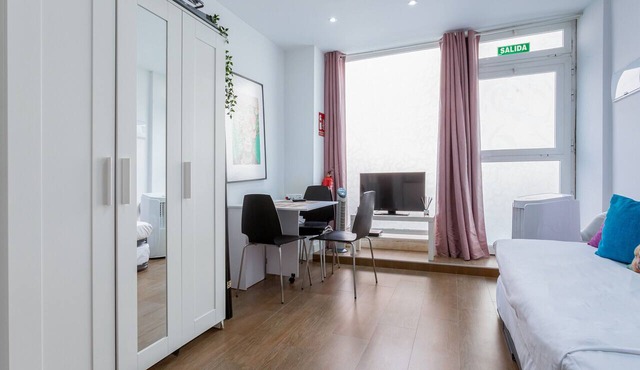 Ground floor studio in Goya, Madrid