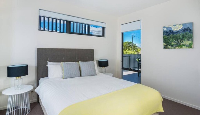 H6B - Round About Bulimba