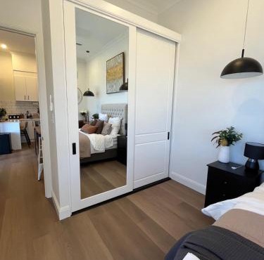 Hamilton on the Hill - Where City Meets Country with Breakfast