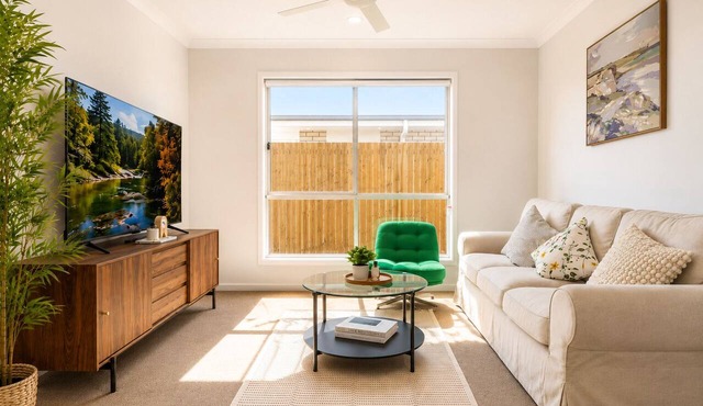 Haus Verde | 4BR Greenbank Hideout in Logan