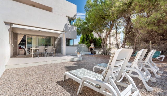 Holiday Home “Aloe” with Garden, Terraces & Wi-Fi