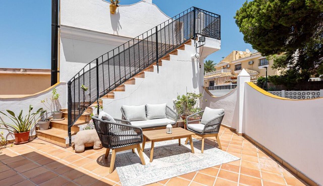 Holiday Home 'Casa Miraflores' with Sea View, Wi-Fi and Air Conditioning