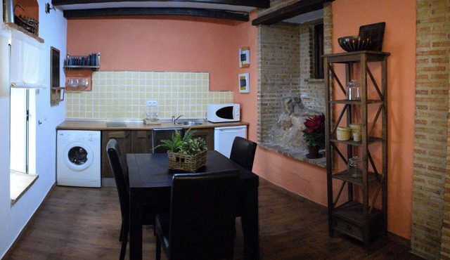 Homerez - Comfort Studio Peñaflor 75m² central heating in Peñaflor