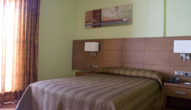 Hotel 4C Puerta Europa