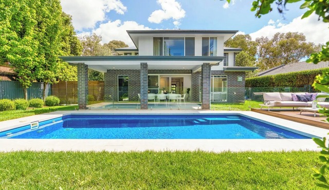 Inner City Canberra Oasis in O'Connor - Large Modern Home - Heated Swimming Pool