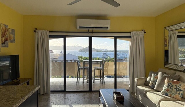 Island Couples Retreat - 1 Bed Condo in Red Hook in Red Hook