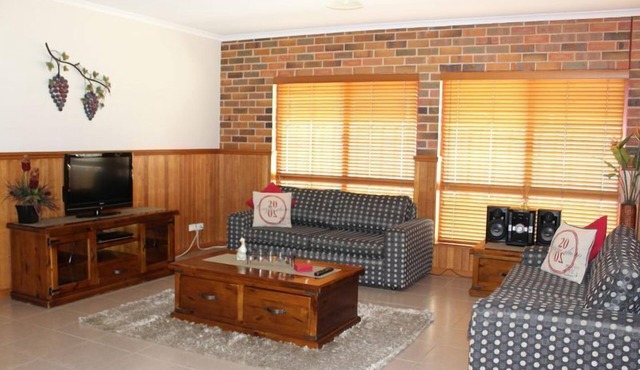Jana Manor 3 Townhouse Swan Hill