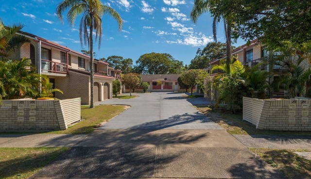 Kenway Lodge - Conveniently located Ballina Townhouse