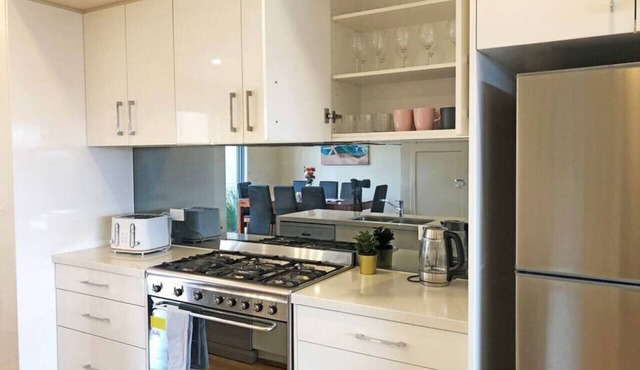 Knoxfield 4-BRM Retreat Home Golf Course Free WiFi in Knoxfield