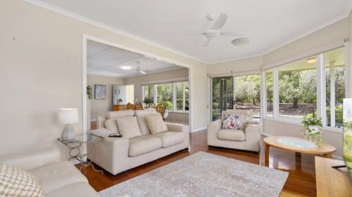 Kooringal Cottage - Home By The Sea