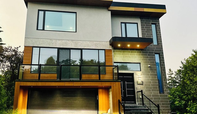 Lakeside Luxe in Pickering
