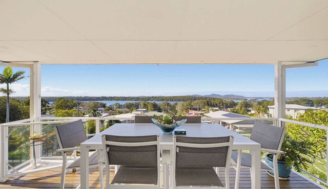 Large group retreat overlooking beautiful Wallis Lake with stunning views.