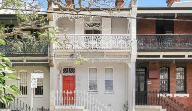 Large Paddington home 3 BR, Best location + Views