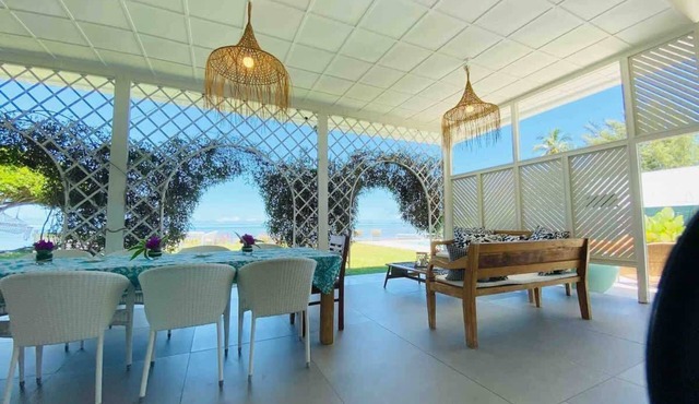 Le Ficus : Grande villa bord de mer avec piscine