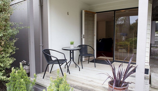 Lonsdale Ti Tree Villa