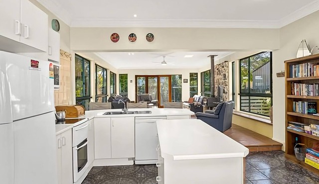Looking for a comfortable family home with the very best that coastal living has to offer?