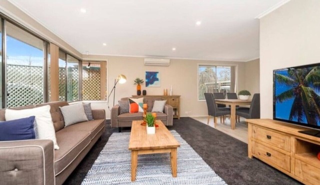 Luxurious 4 Bedroom Home in Chifley
