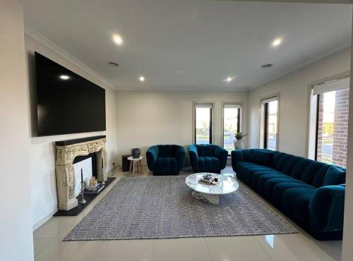 Luxurious 4 Bedroom Home in Prime Location