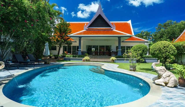 Luxury 3 bedroom villa with tropical garden private pool - area of 1200m2