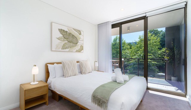 Luxury Newly Furnished 2BR Apartment in Barton