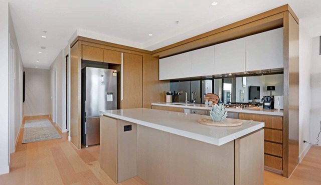 Luxury overlooking the Yarra