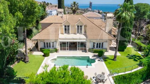 Luxury Sea View Villa with Pool & Terrace REMS