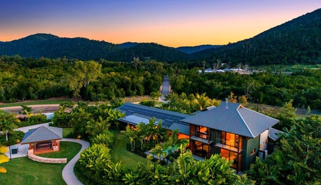 Luxury Villas Aqua at Yangaro (With Car Parking)