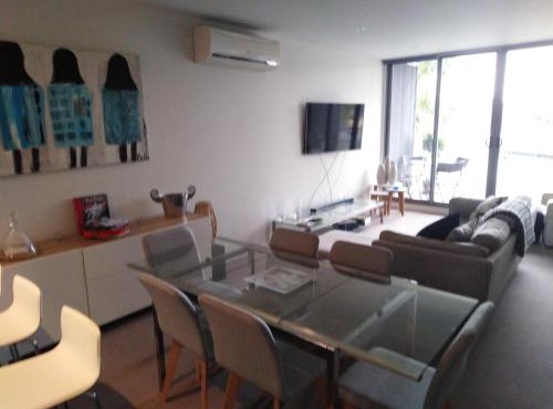 Marina View Apartment on the Maribyrnong River, Melbourne