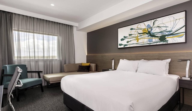 Mercure Sunshine Coast Kawana Waters