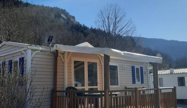 Mobile home with terrace and TV - 6 guests in Annot
