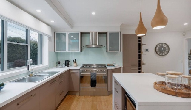 Modern 3BR with beautiful gardens in Waramanga