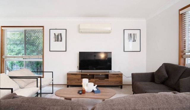 Modern 5BR Family Retreat Comfort in Calamvale
