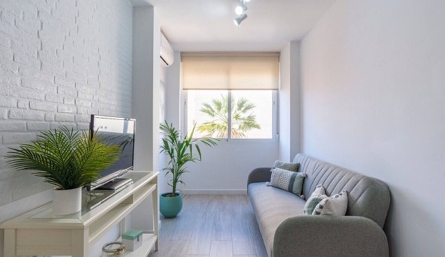 Modern apartment 5 mins from El Palo Beach, close to Málaga center