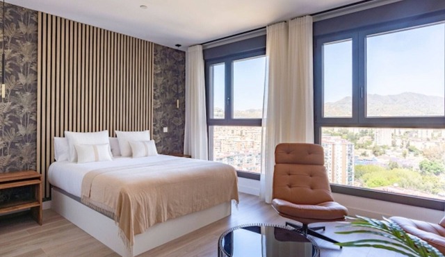 Modern apartment with panoramic views and rooftop pool - Málaga