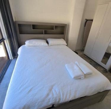 Modern Detached Studio - close to St Vincent Hospital & city & Gabbinbar