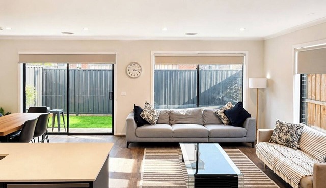 Modern Family Home in Truganina - Space to Relax
