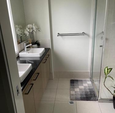 Modern Four Bedroom Holiday Home Available in Deebing Heights