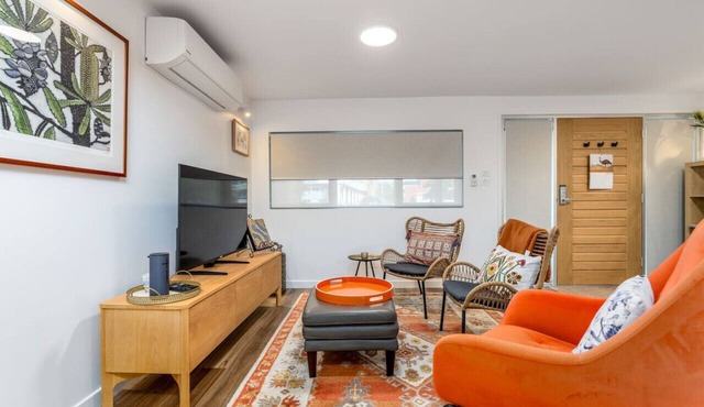 Modern Home: Conveniently Close to Hospitals
