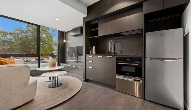 Modern Lonsdale Studio w/Cozy Interiors