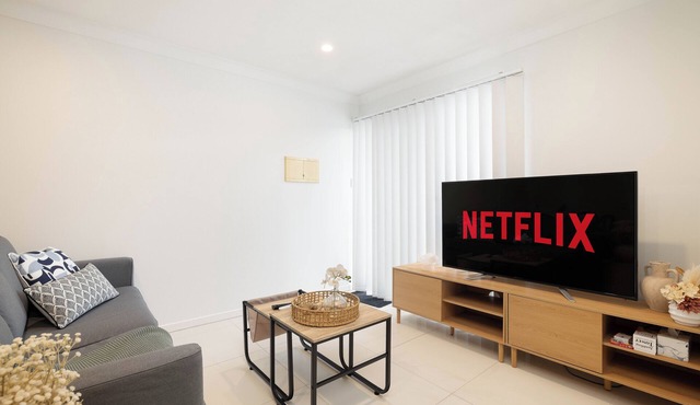 Modern Rocklea 2BR | Near Shops & Parking | 216D2