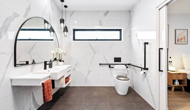 Mount Gambier, City Edge Apartment 1 - Wheelchair Accessible Accommodation