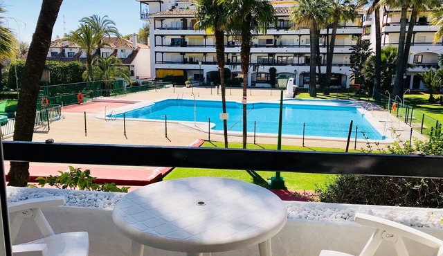 New Golden Mile, near de beach