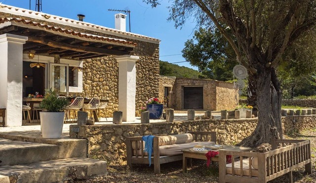 New! Villa Can Cardona