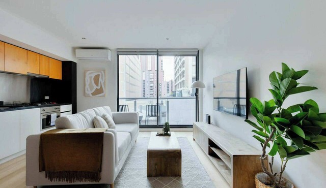 Newly Refurbished 1 BDR CBD Studio on Liverpool St